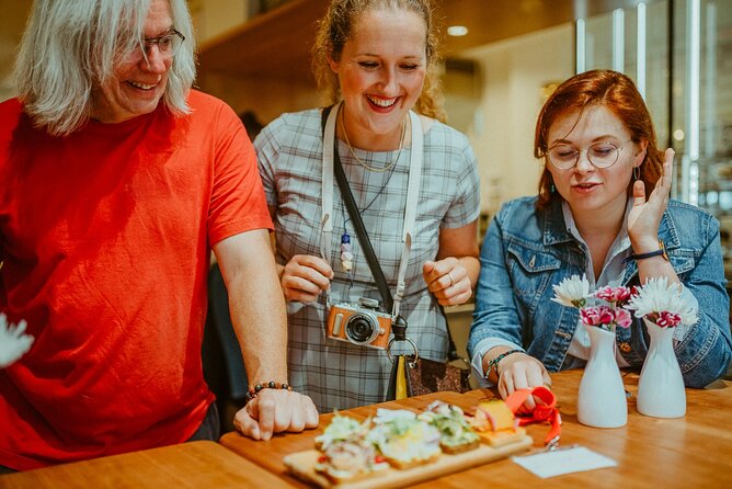 Award-Winning Prague Evening Old Town Food Tour, 4 Drinks Incl. - Iconic Landmarks and Sights