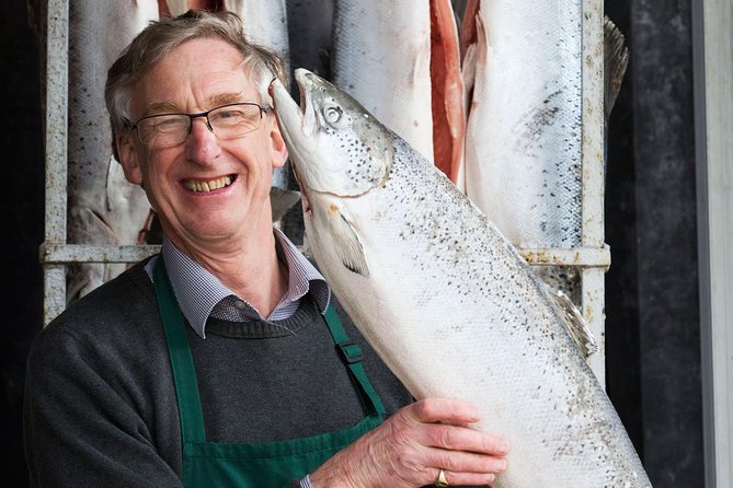 Award-Winning Smoked Salmon Tasting and Private Smokehouse Tour With a Local - Pairing the Smoked Treats With Cider