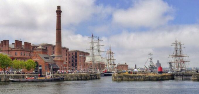 Awesome Corners of Liverpool – Family Walking Tour - Tranquil Gardens