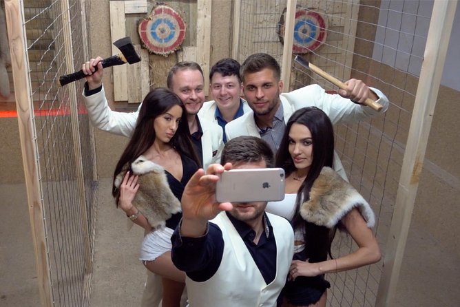 AXE Throwing With Your Friends in BAD AXE Kraków - Included Features
