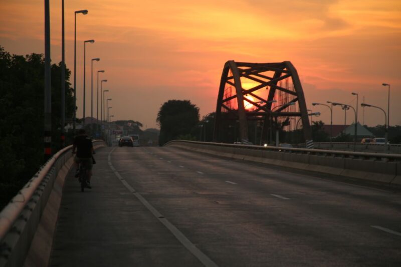 Ayutthaya: 3-Hour Sunset Ride Bike Excursion - Key Stops