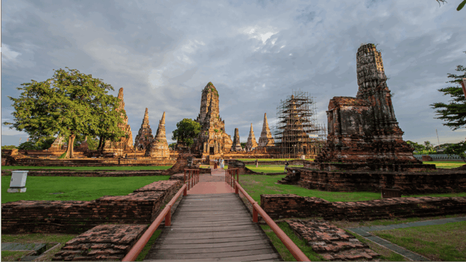 Ayutthaya One Day: Famous Temples & Bang Pa-In Palace Tour - Frequently Asked Questions