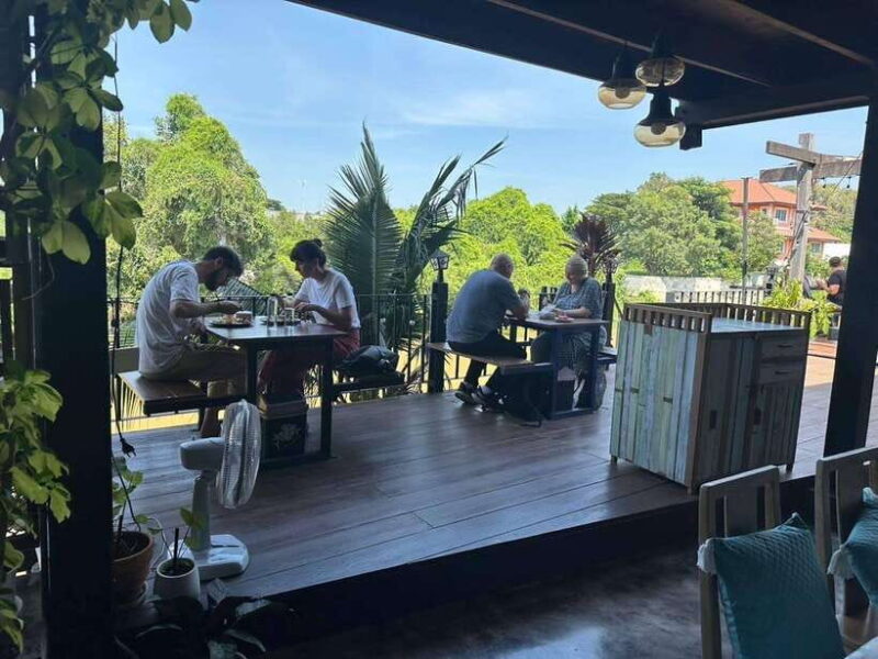Ayutthaya: Sabieng Riverside Restaurant - Travellers Lunch - Alcoholic and Non-Alcoholic Beverages