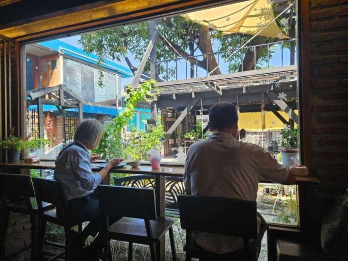 Ayutthaya: Sabieng Riverside Restaurant - Travellers Lunch - Flexible Operating Hours and Reservations
