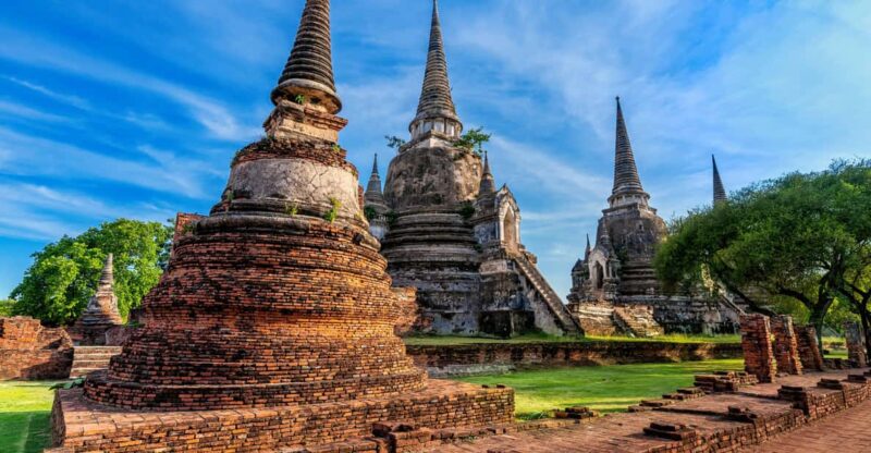 Ayutthaya: UNESCO Heritage Temples and Cafe Day Tour - Khmer-Style Riverside Temple Architecture
