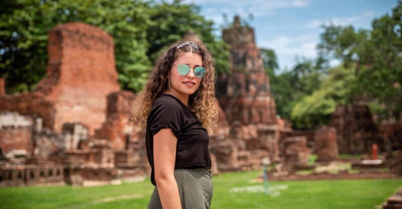 Ayutthaya'S Heritage Revealed a Day Tour From Bangkok - Marveling at the Famous Buddha Head
