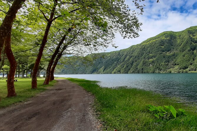Azores: Explore the Dramatic Crater of Sete Cidades - Traveler Feedback on Guide