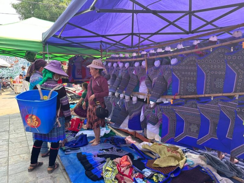 Bac Ha Sun Day Market Group Tour - Booking Information