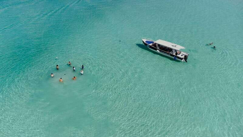 Bacalar Lagoon Sightseeing Boat Tour with Open Bar & Snack - What You Can Expect on the Tour