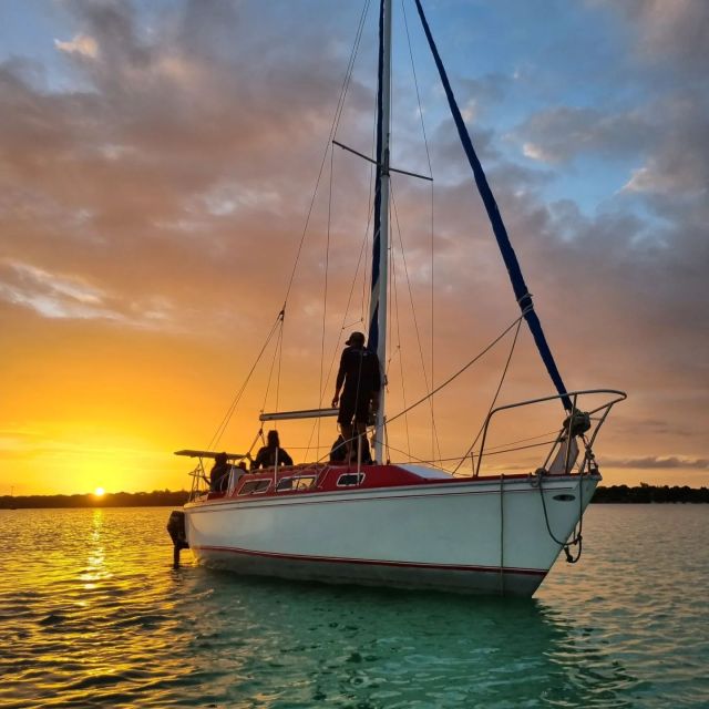 Bacalar: Private Sailing Trip With Guacamole and Drinks - Exploring Bacalar Lagoon