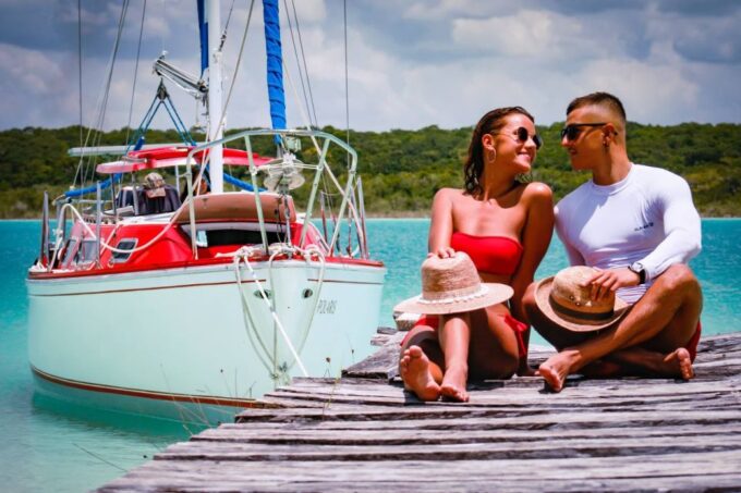 Bacalar: Private Sailing Trip With Guacamole and Drinks - Unique Sailing Experience