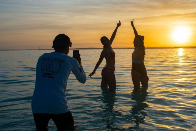 Bacalar: Sunrise Paddleboard Tour With Floating Picnic - Exploring the Lagoon of Seven Colors