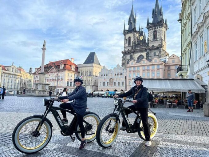 Bachelorette/Bachelor Party - City Sightseeing E-Bike Tour - Languages and Private Options