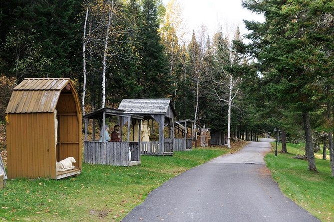 BACK COUNTRY OF THE FJORD AND THE NATIONAL PARK - Saguenay Guided Tours - Scenic Viewpoint at LAnse-de-Tabatière