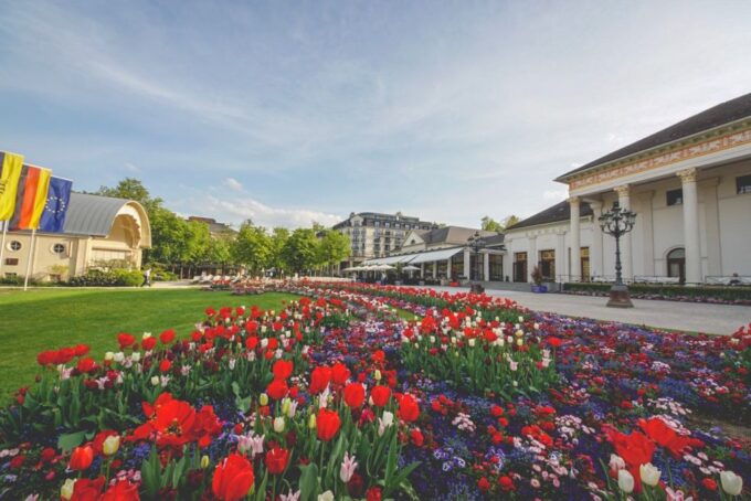 Baden-Baden: Private Guided KNUMO E-Scooter Tour VIP - Explore Baden-Baden on E-Scooter
