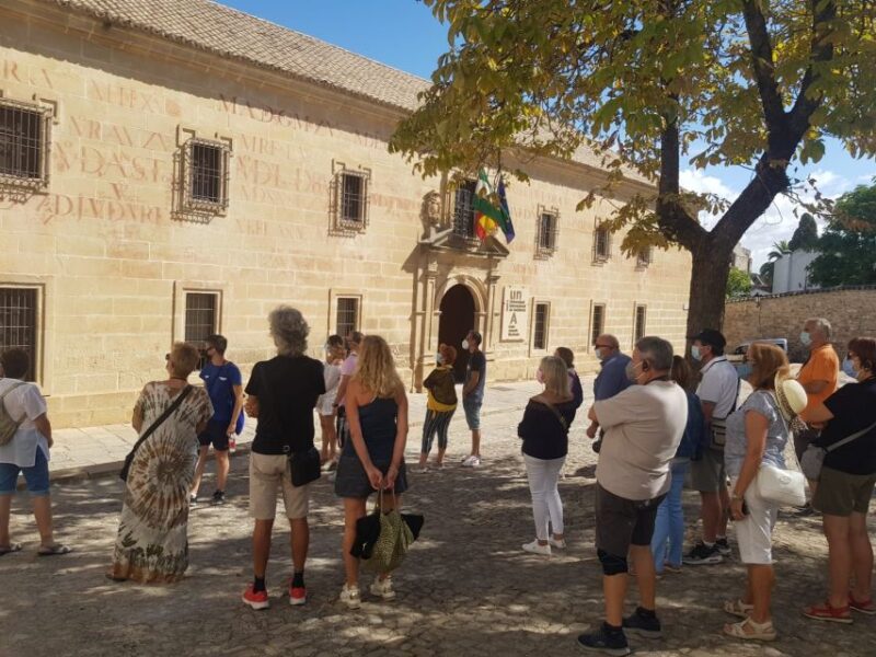 Baeza: Walking Tour of Notable Monuments - Church of Santa Cruz