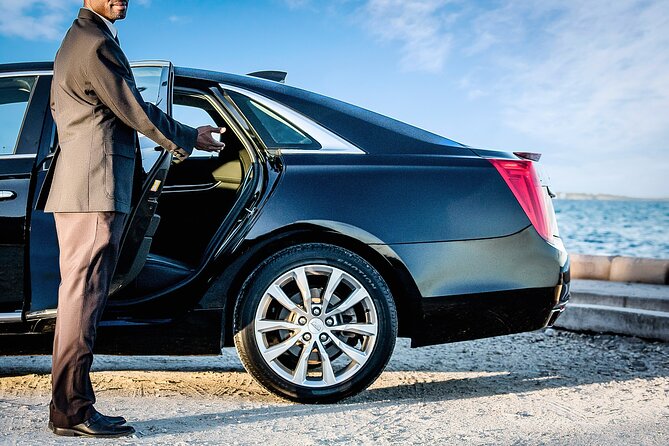 Bahamas Airport Transportation W/Free Grocery Stop- Round Trip - Vehicle and Accessibility Details