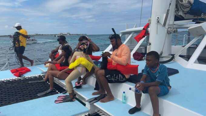 Bahamas: Swimming Pigs & Snorkeling Cruise With Lunch & Rum - Participant Requirements and Policies