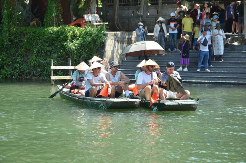 BAI DINH – TRANG AN FULL DAY TRIP BY LIMOUSINE FROM HA NOI - Cuisine and Dining
