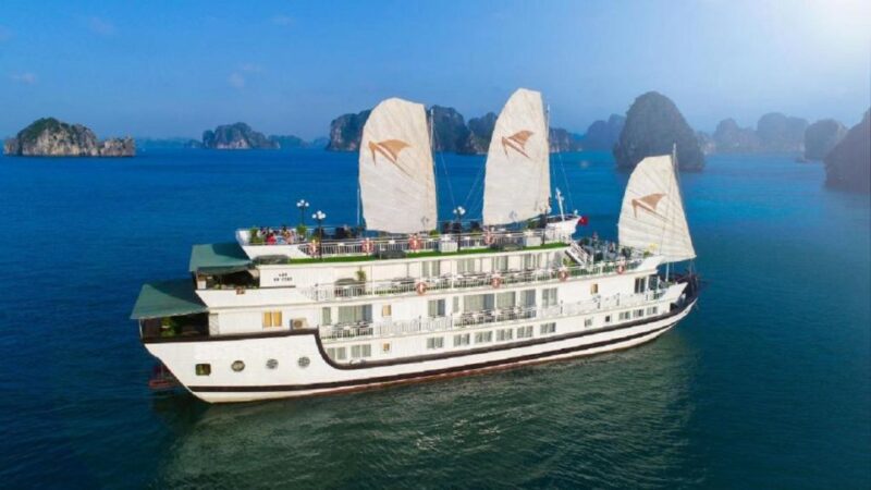 Bai Tu Long Bay 2-day Cruise Cave, Kayaking, Fishing Village - Dining and Meals