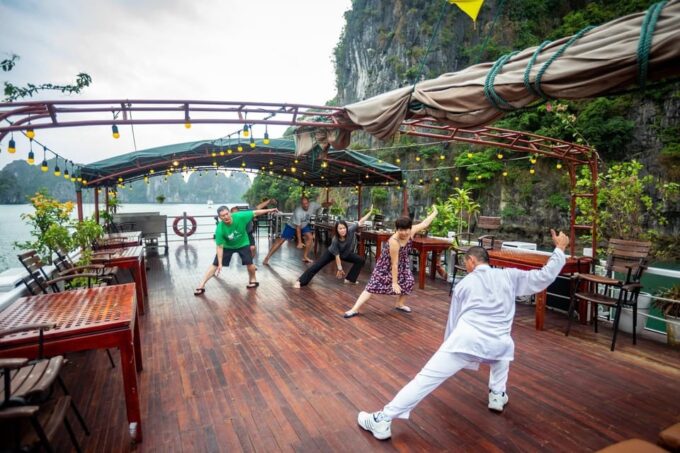 Bai Tu Long Bay 2 Days 1 Night With Renea Cruise - Booking and Cancellation