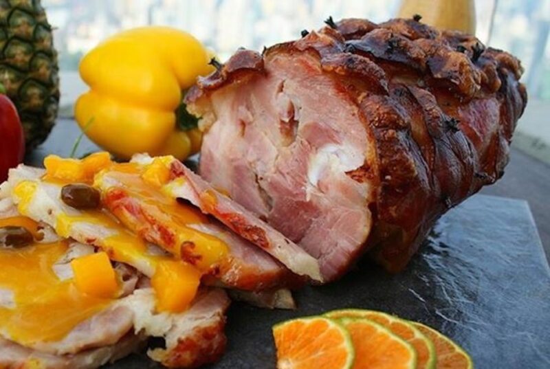 Baiyoke 82nd Floor: Crystal Grill Buffet & Observation Deck - Culinary Offerings and Dining Experience