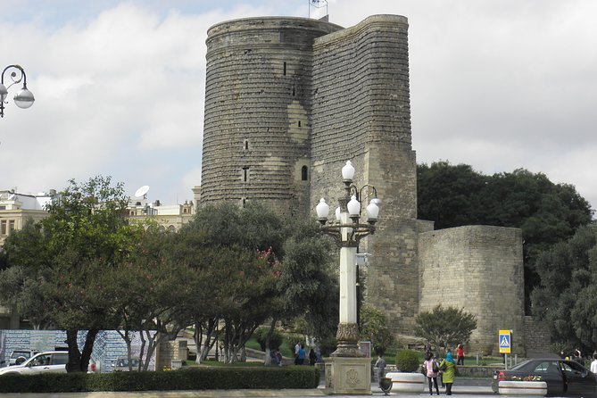 Baku: Old City Walking Tour - Delving Into Shirvanshahs Palace