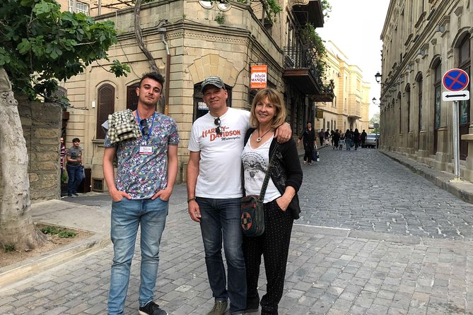 Baku Old Town Walking Tour With a Local - Visiting the Shirvanshahs Palace