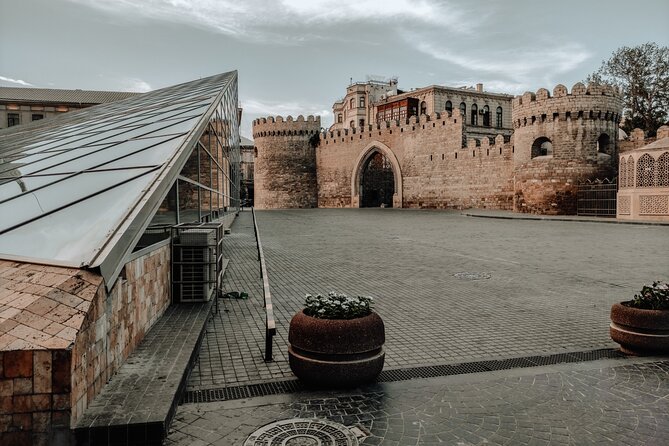 Baku Tour 3 Nights (4 Days) - Enjoying Local Cuisine and Customs