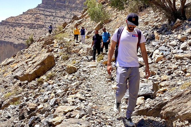 Balcony & Hidden Lake Jebel Shams Shard Tour - Tips for a Great Experience