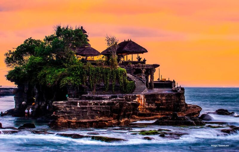 Bali: 1-Day Tour Ulun Danu Temple, Jatiluwih, and Tanah Lot - Tanah Lot Temple