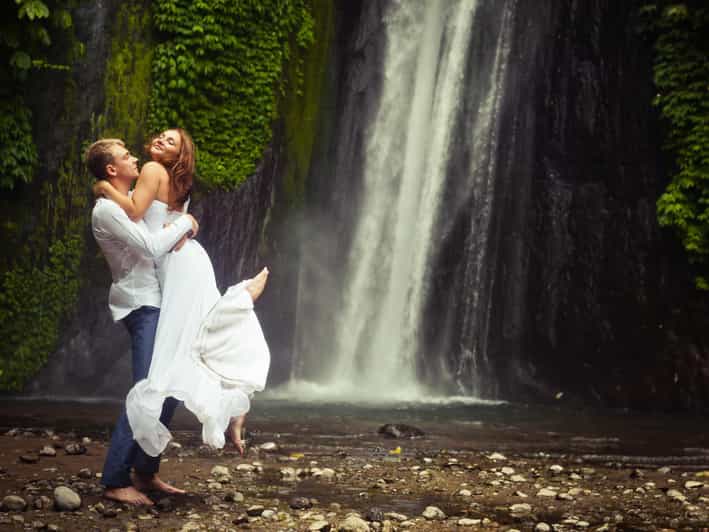 Bali: 1 Hour Professional Photo Session Tukad Cepung Area - Key Points