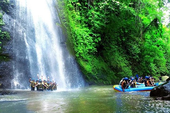 Bali 10 Kilometers Extreme Ayung River Rafting With Lunch - Inclusions and Amenities