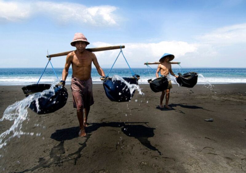 Bali: 2D1N Private East Island Tour + Overnight in Hotel - Itinerary Highlights