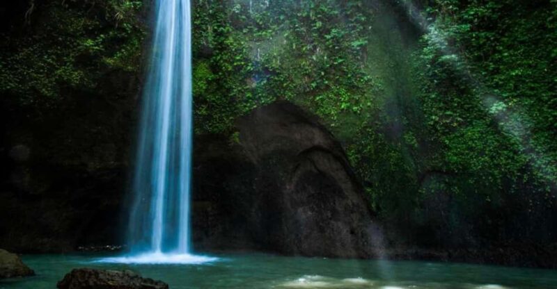 Bali: 3 Best Waterfall and Tegalalang Rice Terrace - Kanto Lampo Waterfall