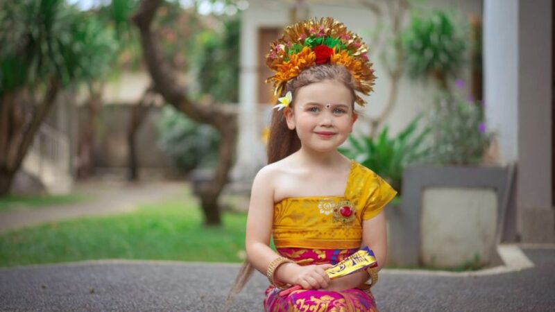 Bali: Balinese Costume in Your Resident With Photography - Backdrop Options