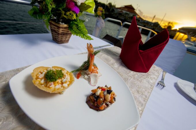 Bali Benoa: 5-Course Romantic Dinner Cruise With Live Music - Additional Information