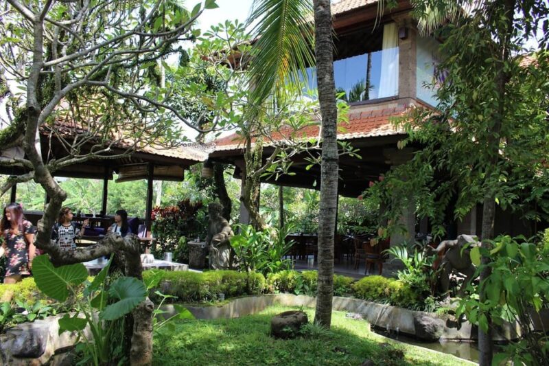 Bali: Famous Painters Galleries for Painting Collectors Tour - Key Points