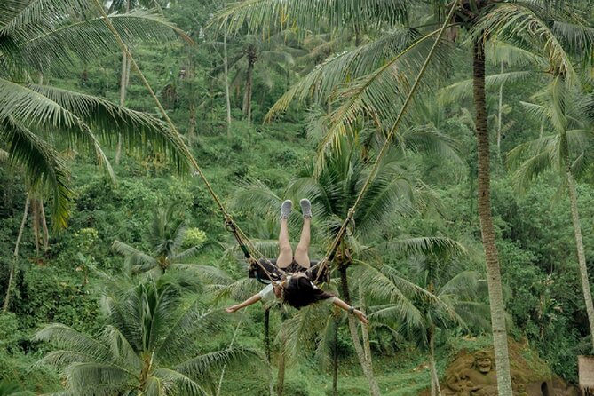 Bali: Floating Breakfast, Jungle Swing & Spa Romantic Tour - Floating Breakfast Experience