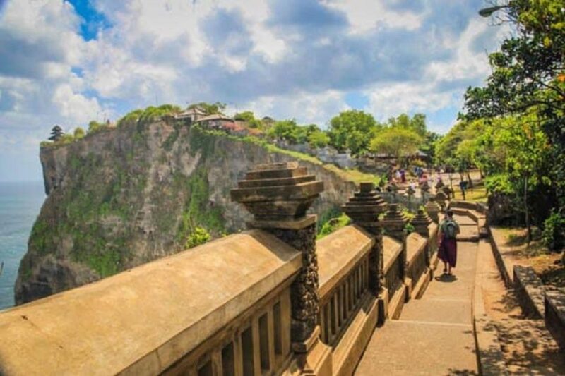 Bali: Higlights Padang-padang, Uluwatu Temple & Jimbaran - Uluwatu Temple