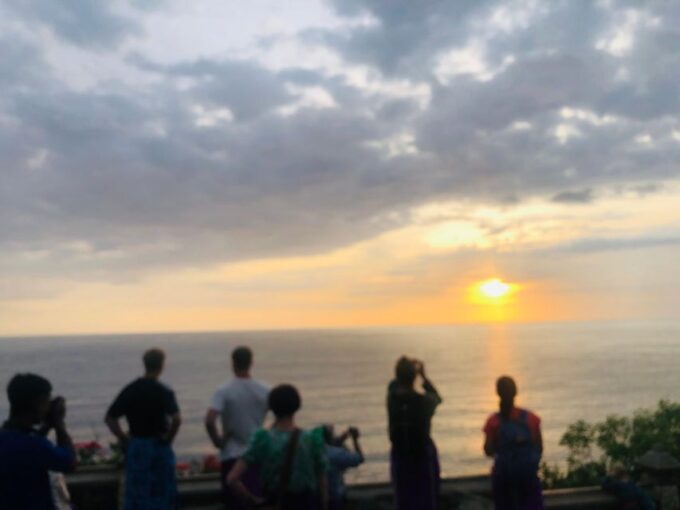 Bali: Higlights Padang-padang, Uluwatu Temple & Jimbaran - Restrictions