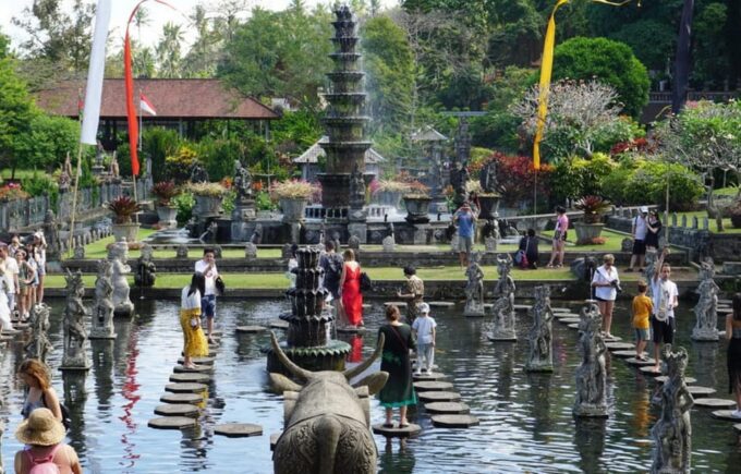 Bali: Lempuyang Temple, Tirta Gangga, and Virgin Beach Tour - What to Bring