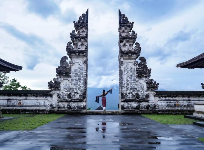 Bali: Lempuyang Temple Tour With Photographer Bali - Bali Swing