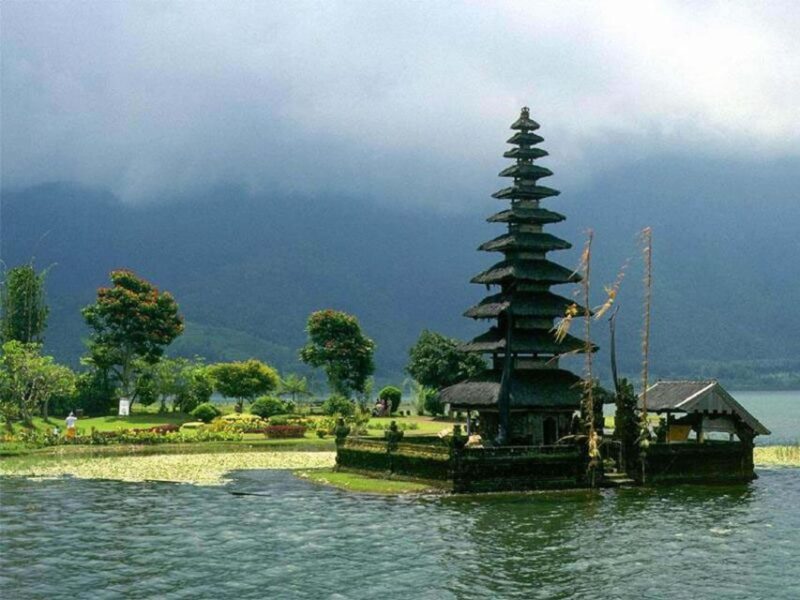 Bali: Lovina Beach and Bedugul Mountain Private Tour - Key Points