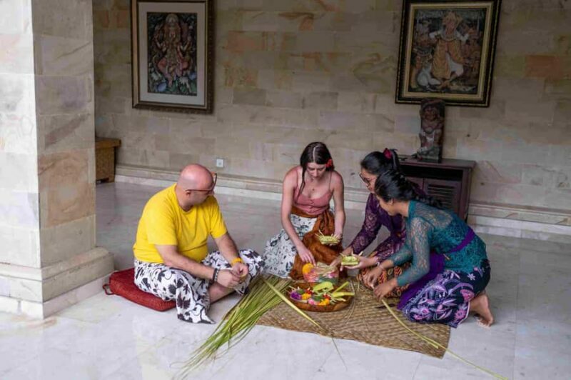Bali: Making Canang Sari Make Offering for Ritual Bali - What is the Canang Sari Class?