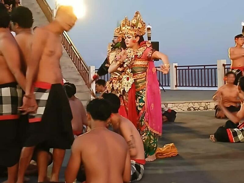 Bali: MELASTI BEACH SUNSET KECAK DANCE WITH DINNER PACKAGES - Who Will Enjoy This Experience?