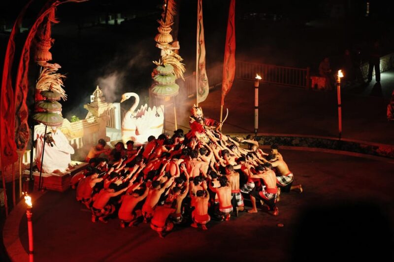 Bali: Melasti Kecak Dance, Padang Beach & Jimbaran Bay Tour - Melasti Beach