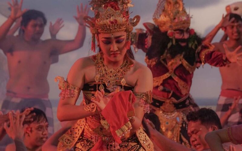 Bali: Melasti Sunset Kecak Dance Show & Jimbaran Bay - Kecak Dance Highlights