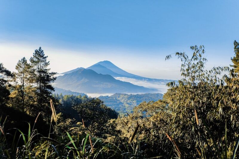 Bali: Mount Batur Sunrise Trek With Guide and Breakfast - Experience Highlights