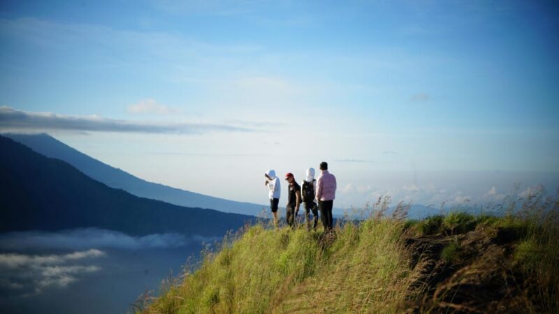 Bali: Mount Batur Sunrise Trekking Tour With Breakfast - Key Points